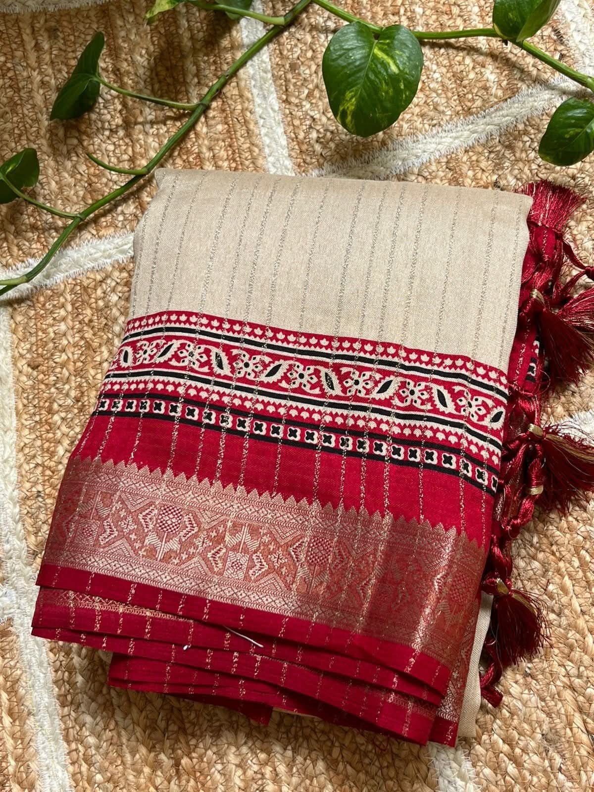 OFFWHITE AND MAROON ONNAM SAREE