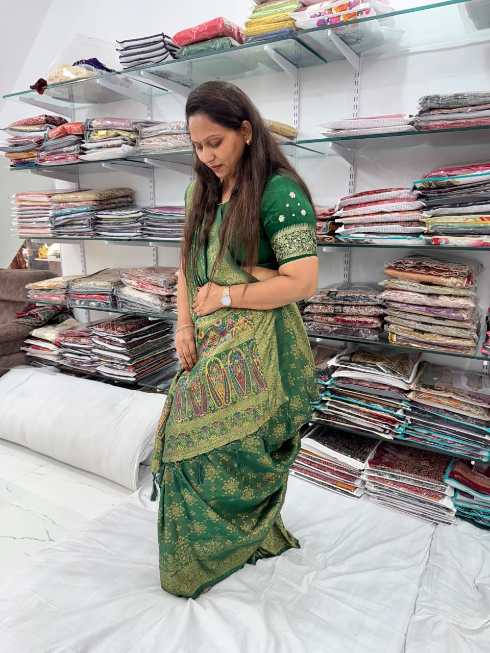 MEENA KARI PALLU SOFTY SILK GREEN COLOR SAREE